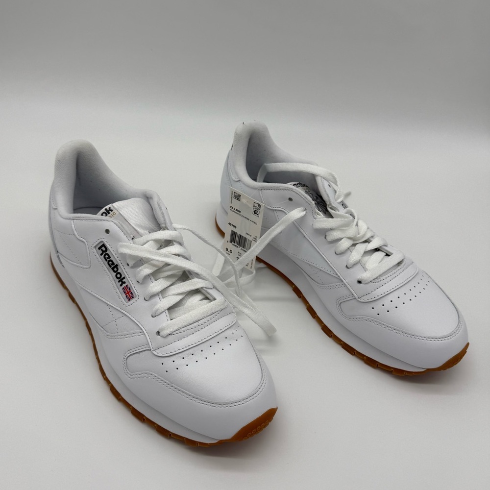 Reebok Men's White/Gum Sole Sneakers